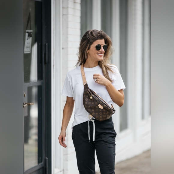 Louis Vuitton Handbags - Louis Vuitton monogram bum bag